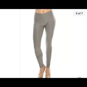 Gray Textured Butt Enhancing Stretch Leggings Nwts